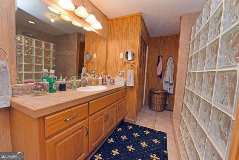 742 Hillcrest Drive Mccaysville GA 30555
