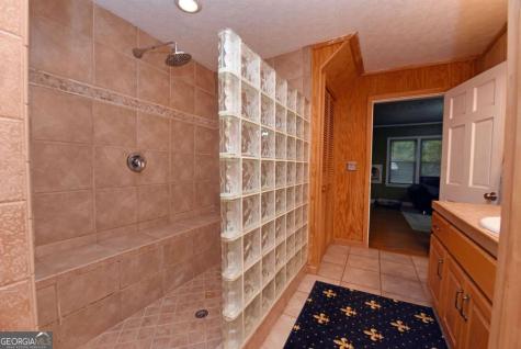 742 Hillcrest Drive Mccaysville GA 30555