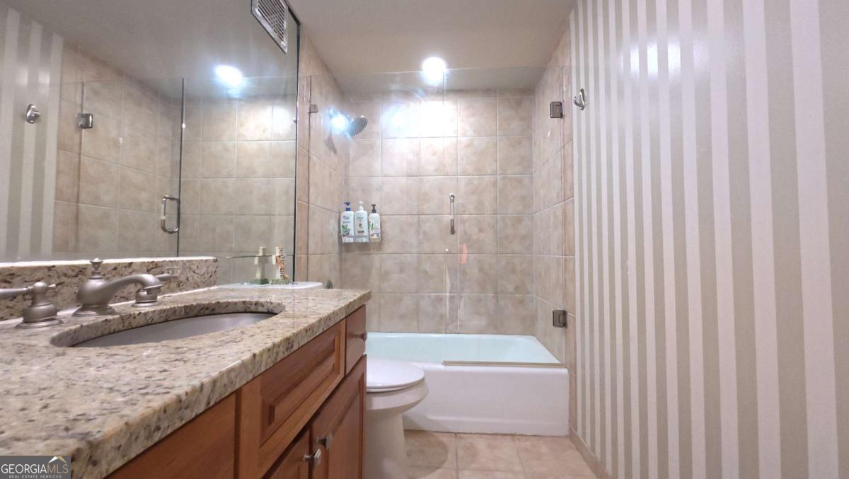 2479 Peachtree Road NE Atlanta GA 30305