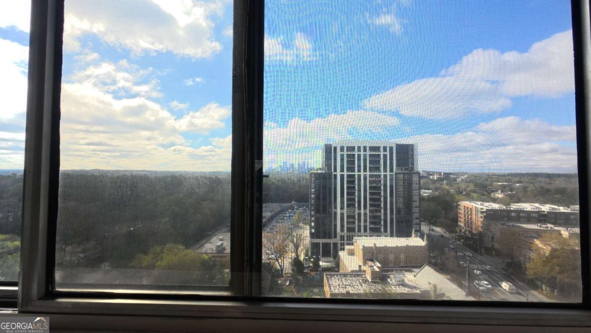 2479 Peachtree Road NE Atlanta GA 30305