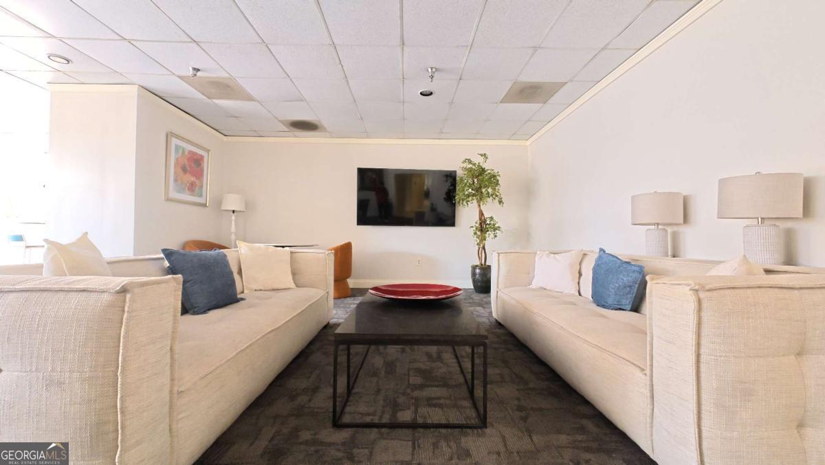 2479 Peachtree Road NE Atlanta GA 30305
