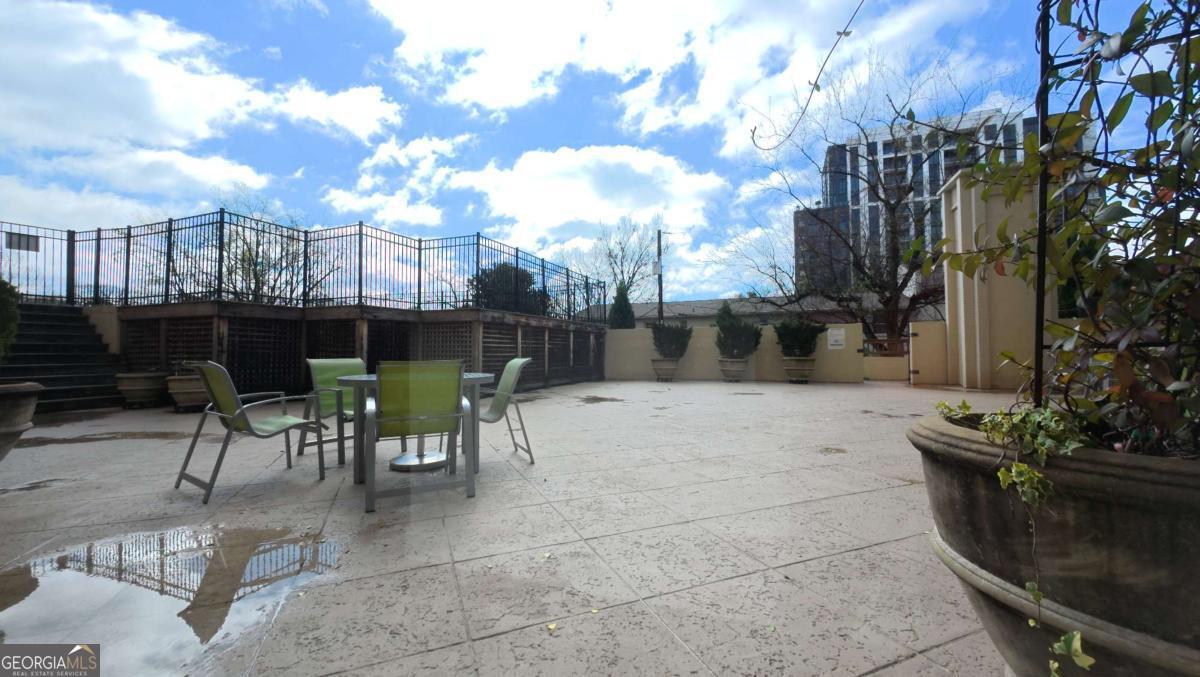 2479 Peachtree Road NE Atlanta GA 30305