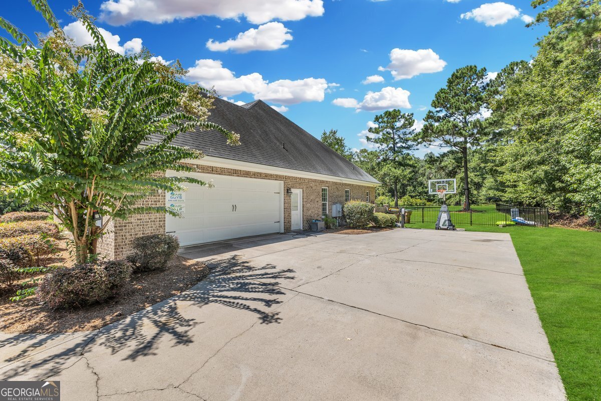 382 Savannah Road Richmond Hill GA 31324