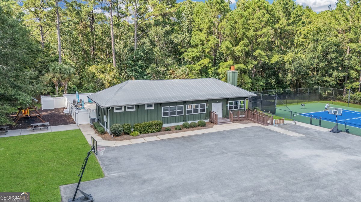 382 Savannah Road Richmond Hill GA 31324