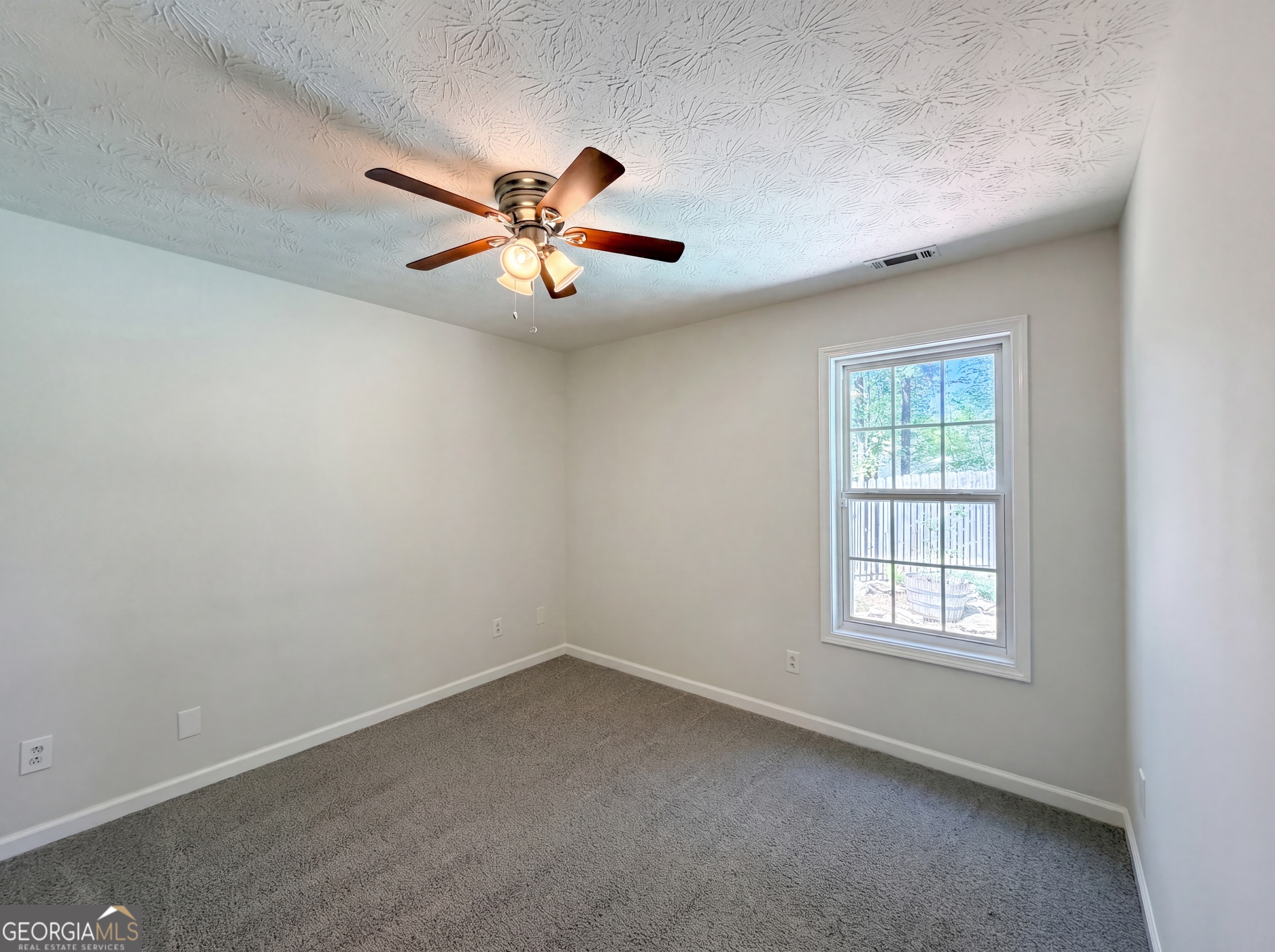 335 Hunters Glen Fayetteville GA 30215