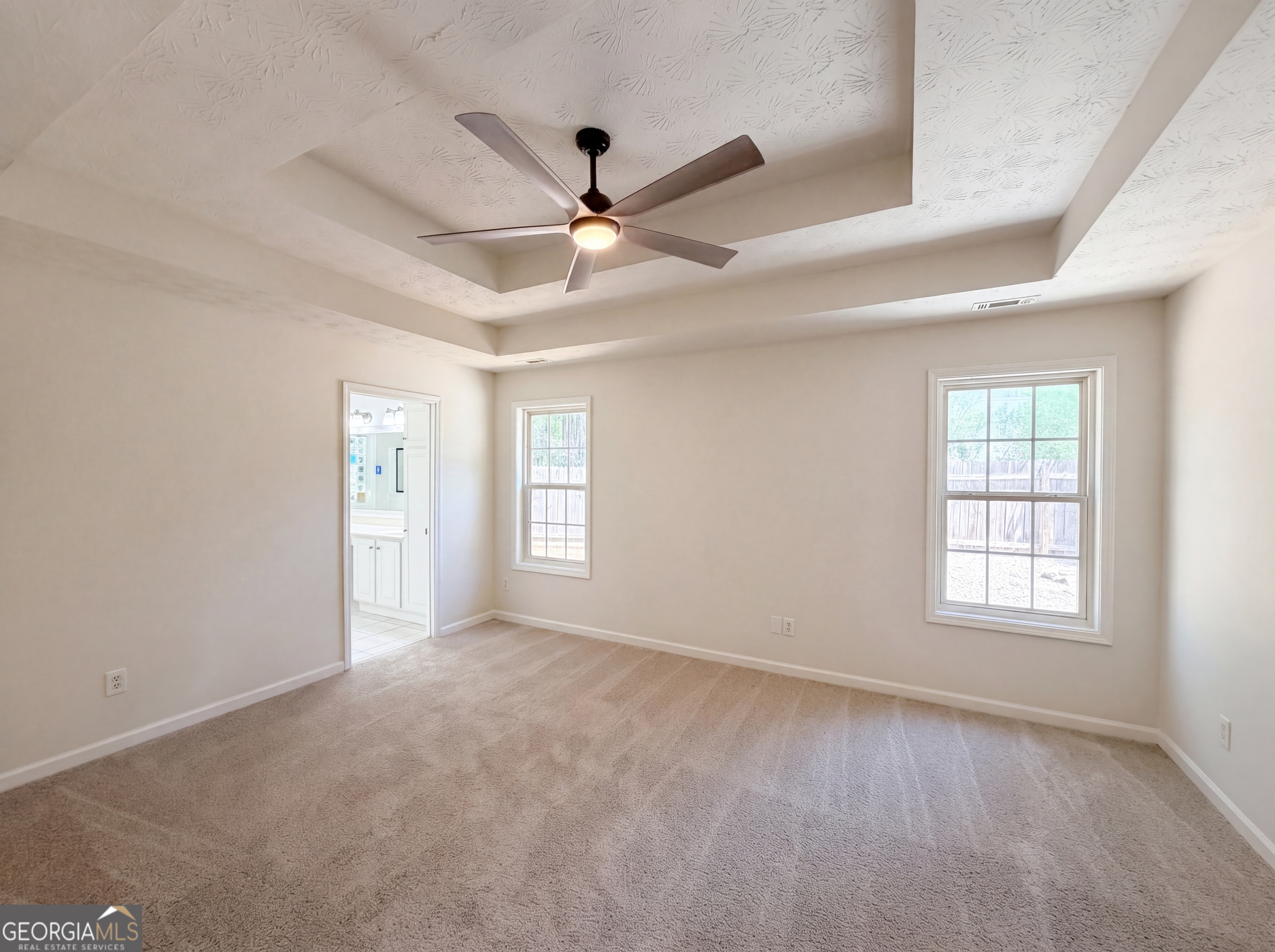 335 Hunters Glen Fayetteville GA 30215