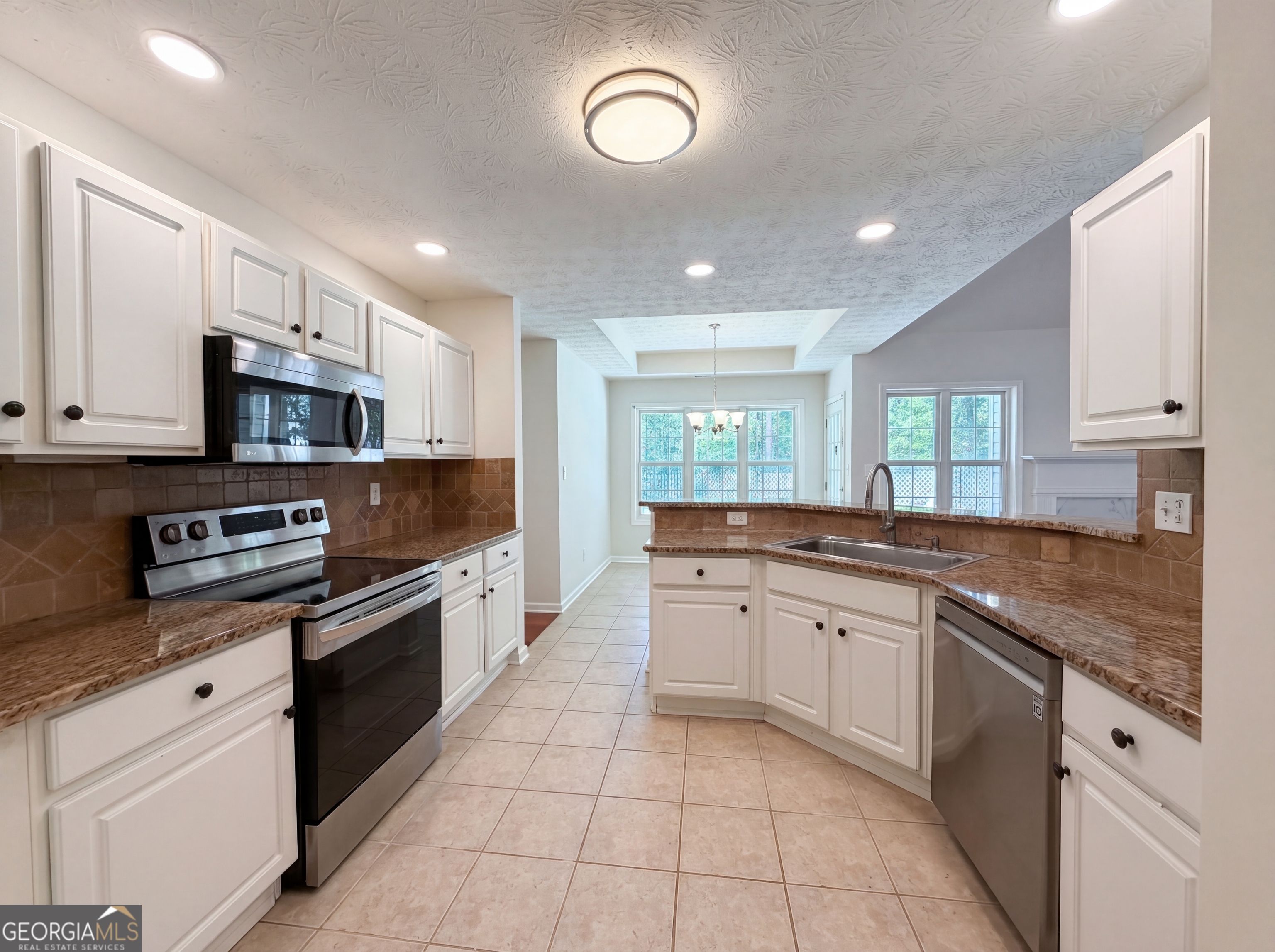 335 Hunters Glen Fayetteville GA 30215