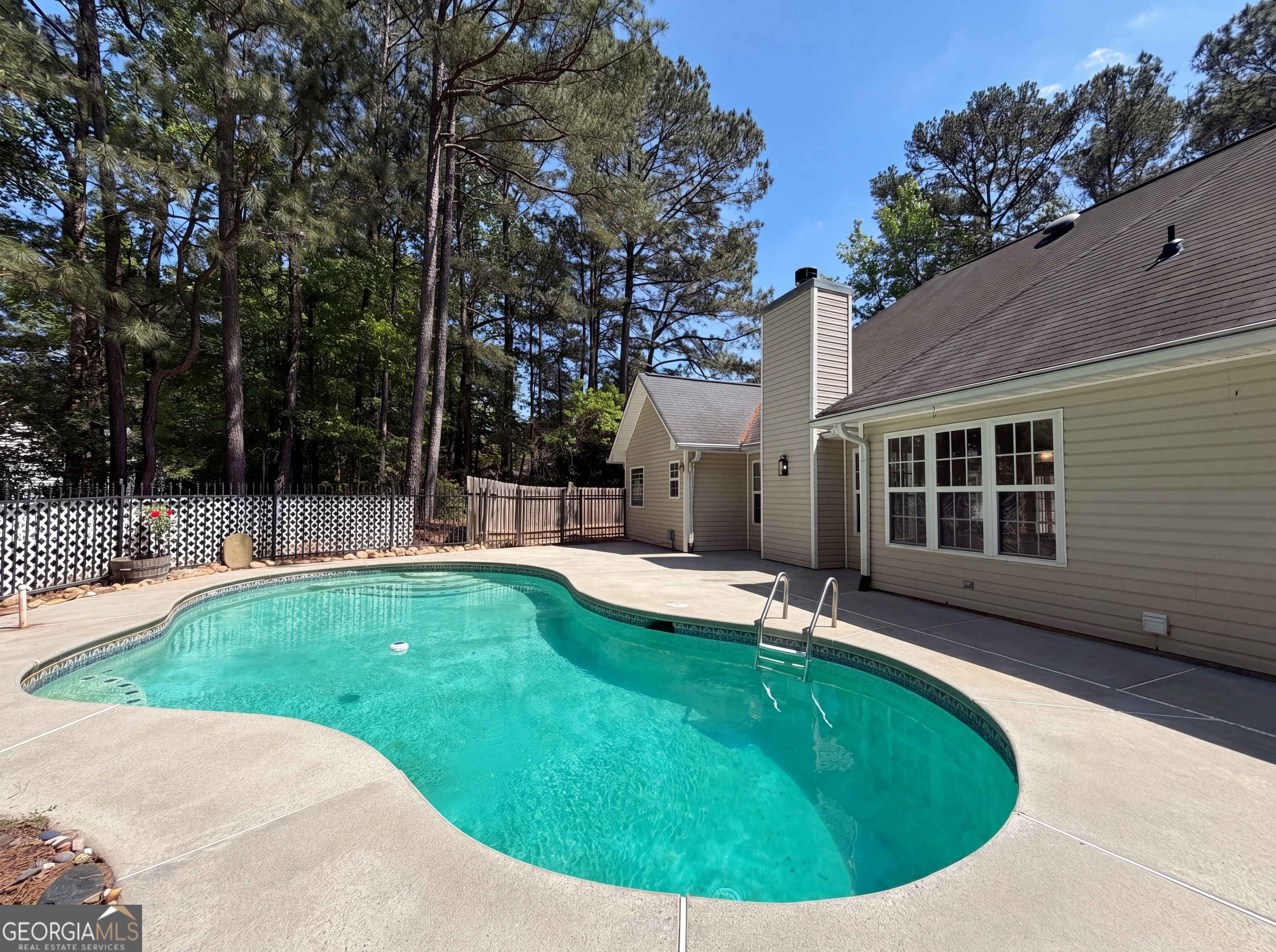 335 Hunters Glen Fayetteville GA 30215