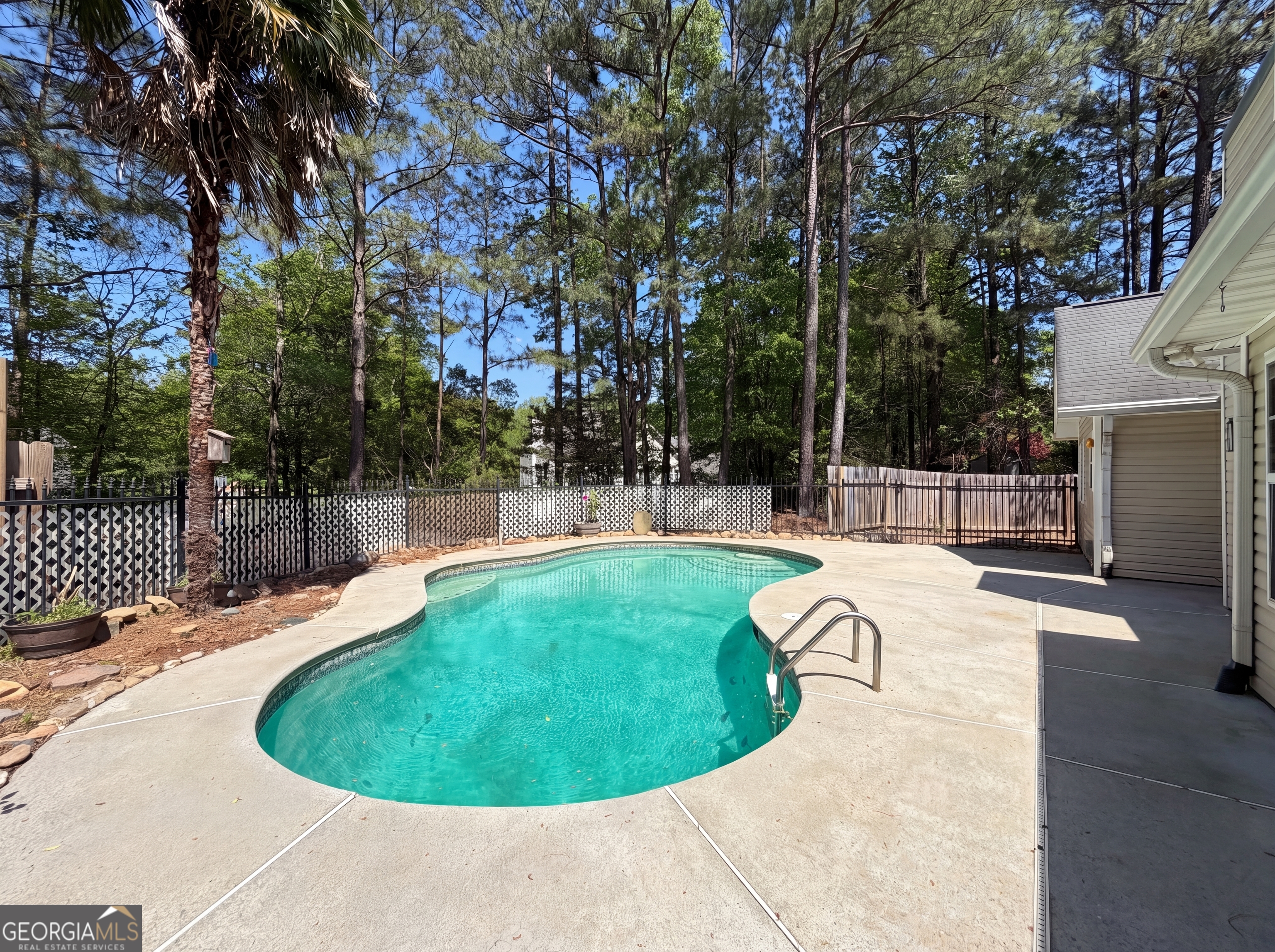 335 Hunters Glen Fayetteville GA 30215