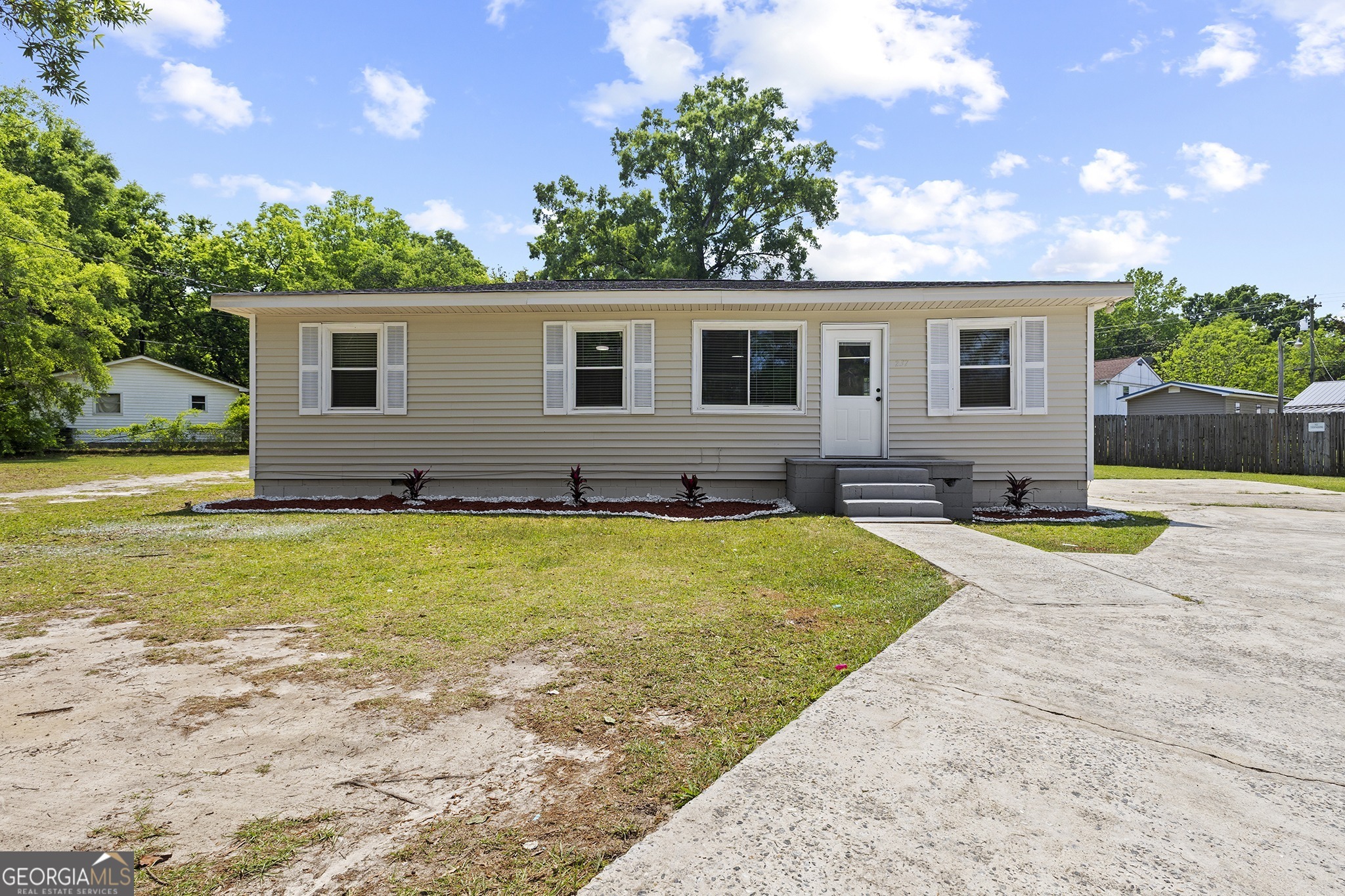 237 Suzanne Drive Warner Robins GA 31093