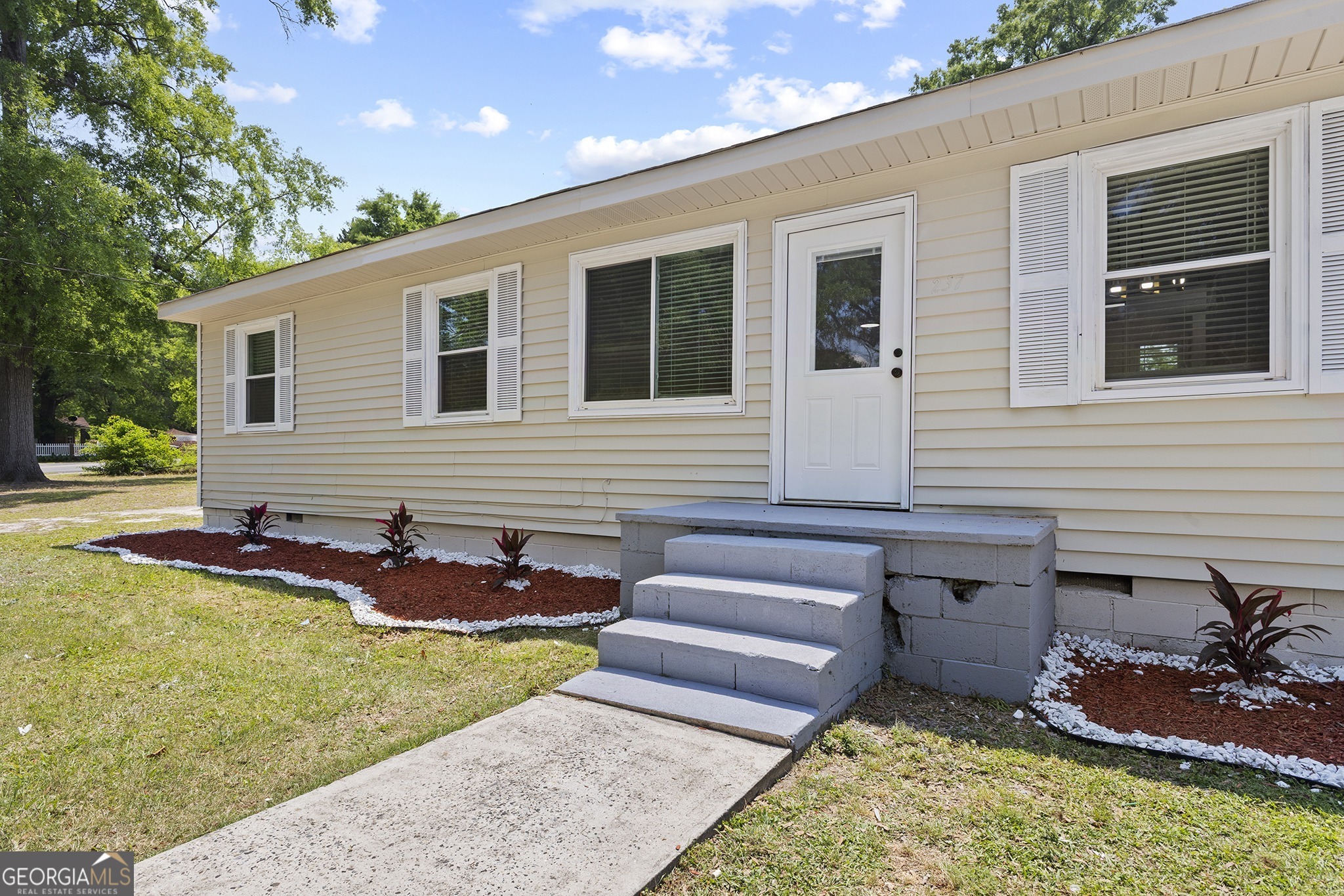 237 Suzanne Drive Warner Robins GA 31093