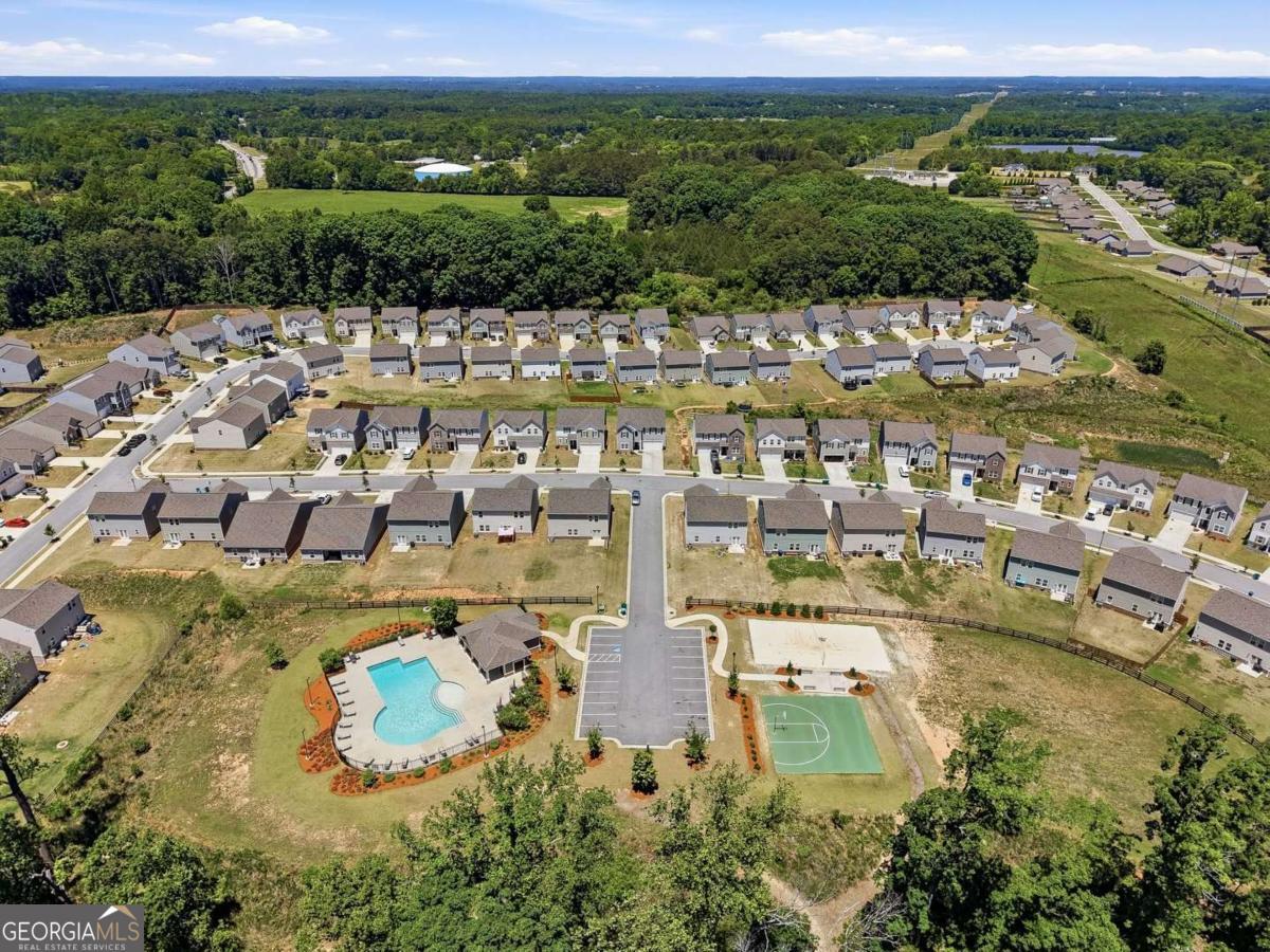 65 Knightsbridge Lane Winder GA 30680