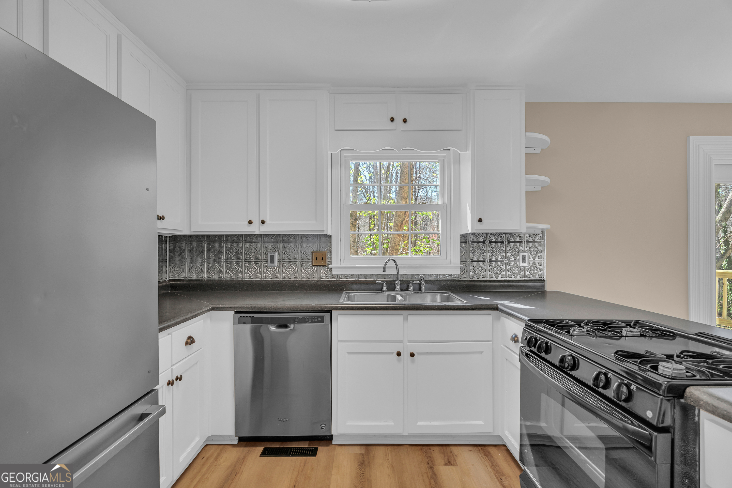 694 Lovers Lane Toccoa GA 30577