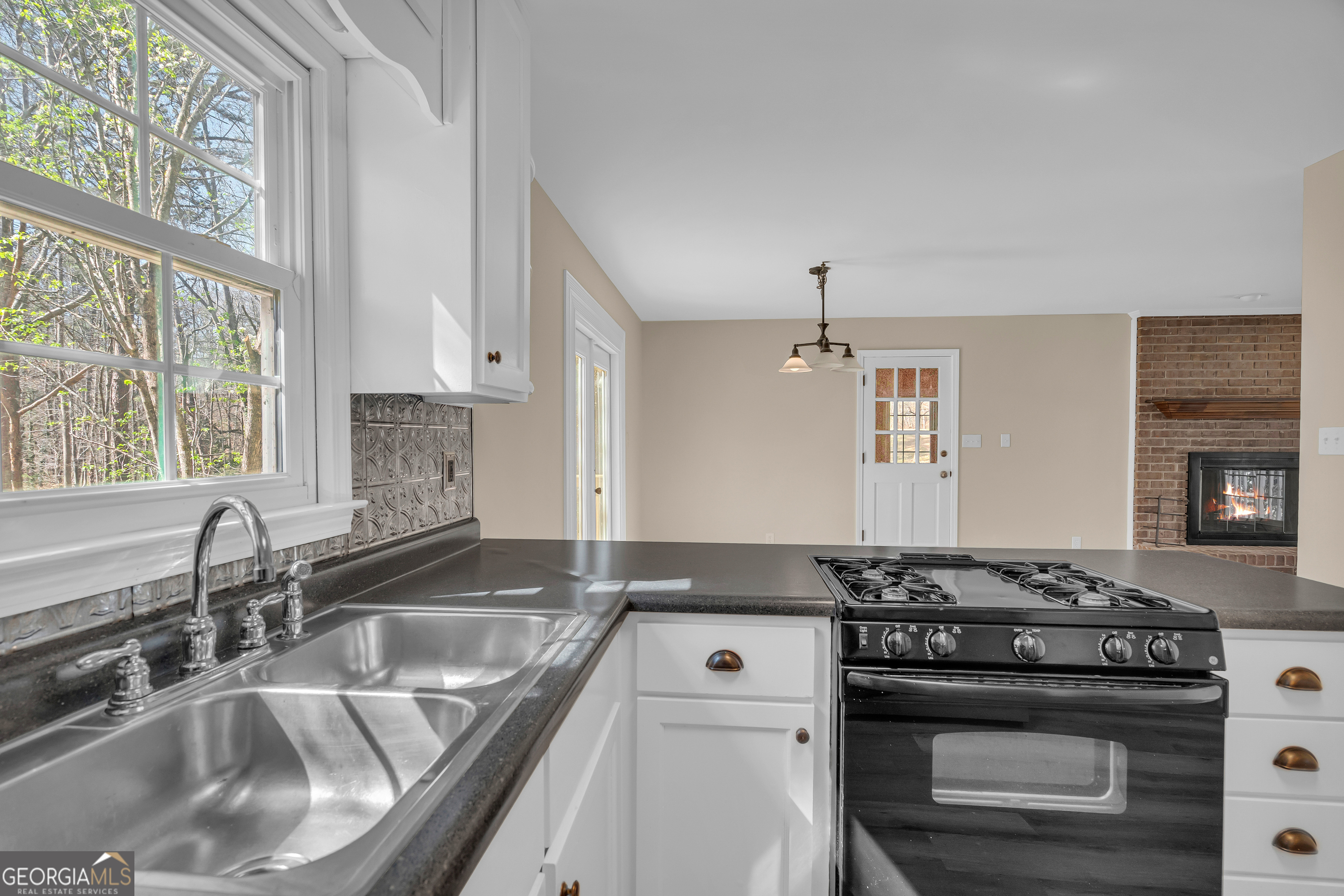 694 Lovers Lane Toccoa GA 30577