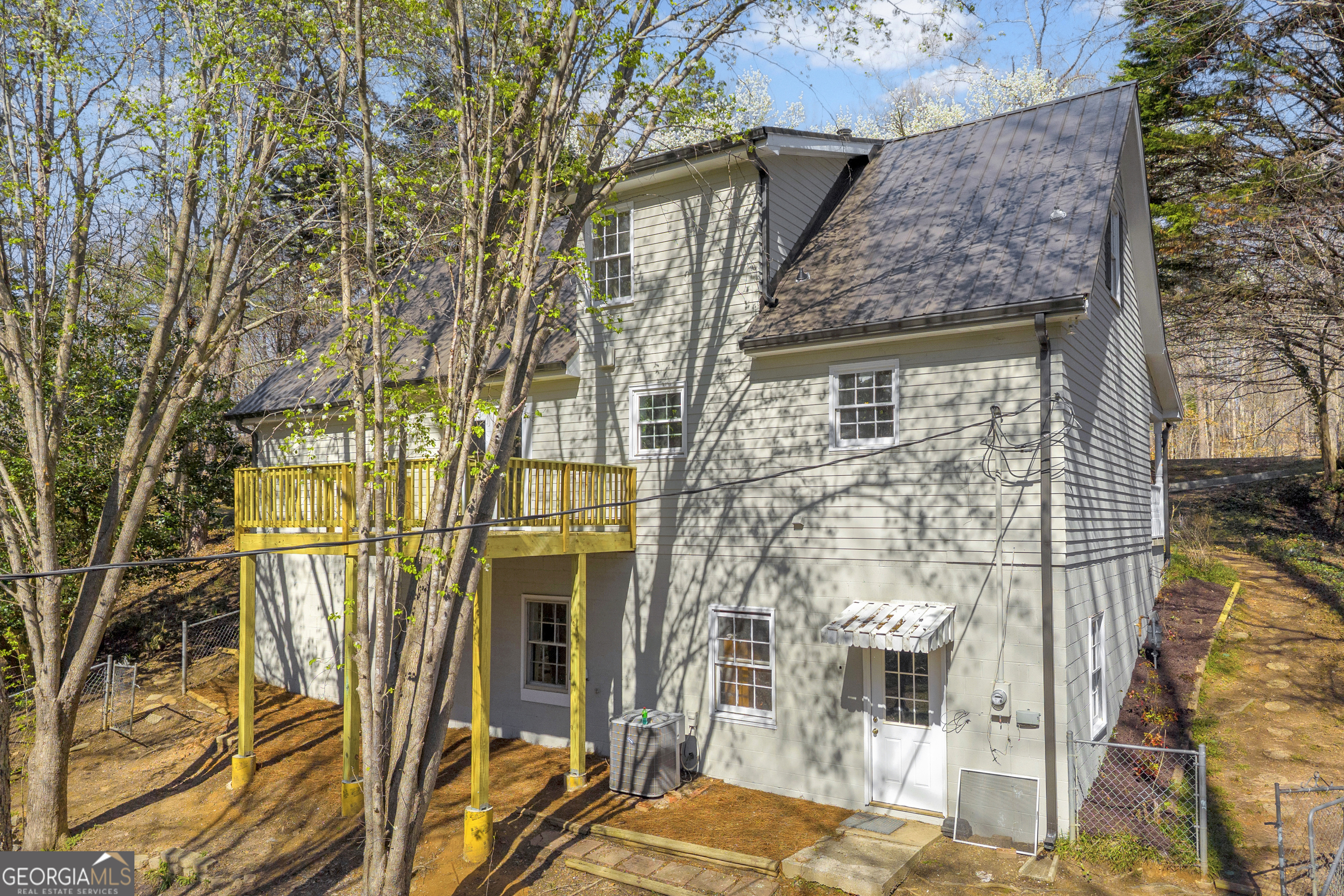 694 Lovers Lane Toccoa GA 30577