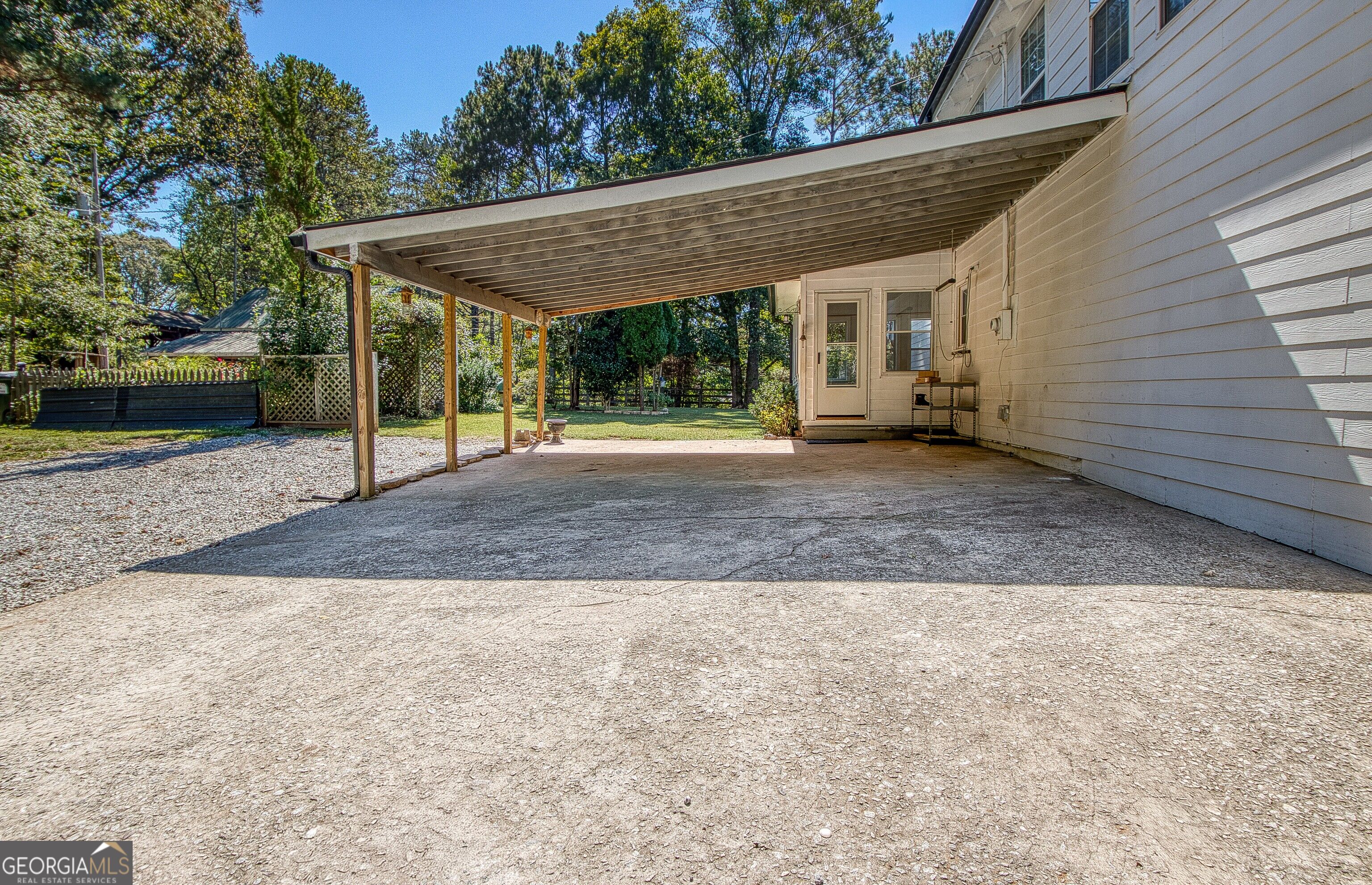 1735 Highway 85 Senoia GA 30276