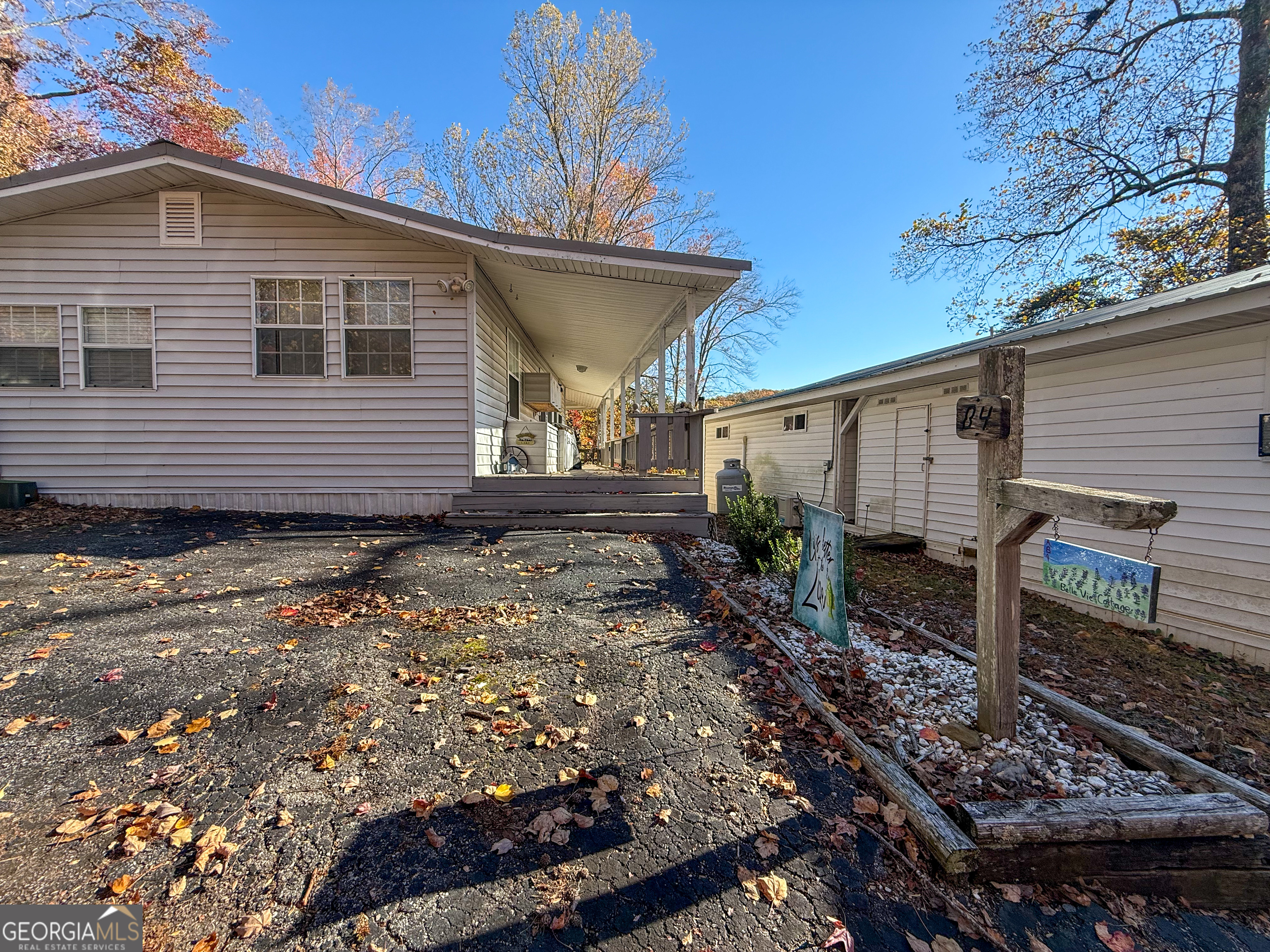 988 Mountain Shadows Drive Cleveland GA 30528