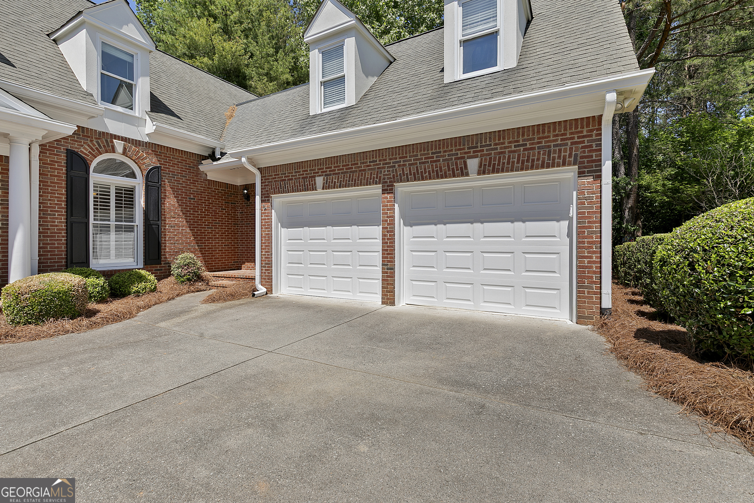 2135 Whittingham Court Roswell GA 30075