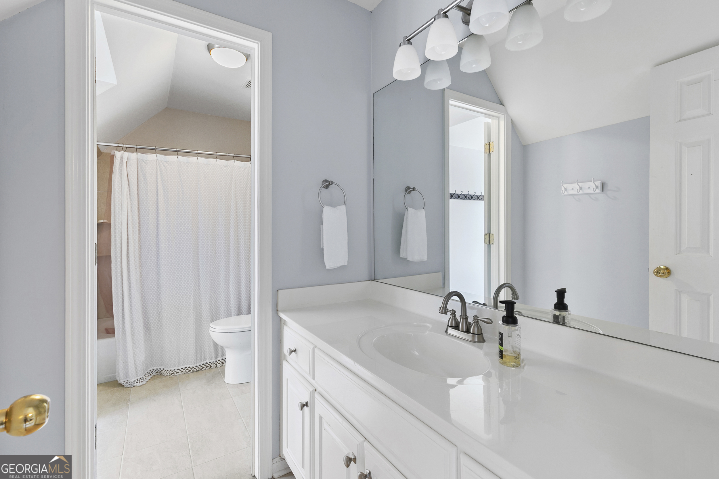 2135 Whittingham Court Roswell GA 30075