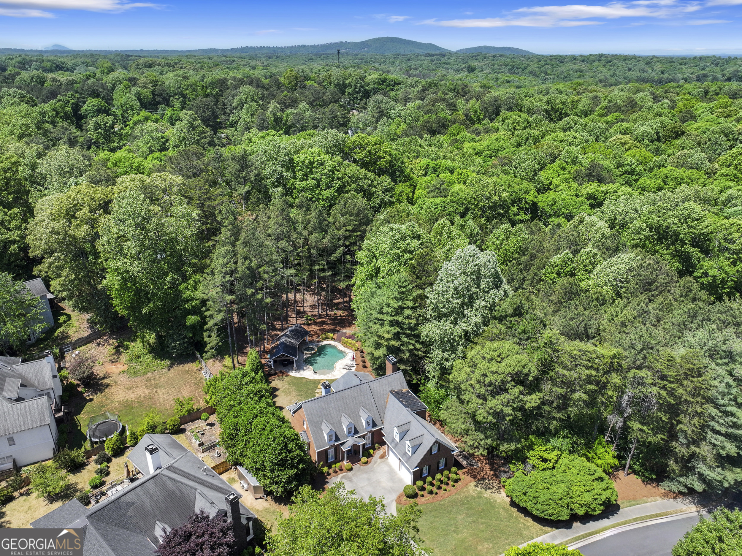 2135 Whittingham Court Roswell GA 30075