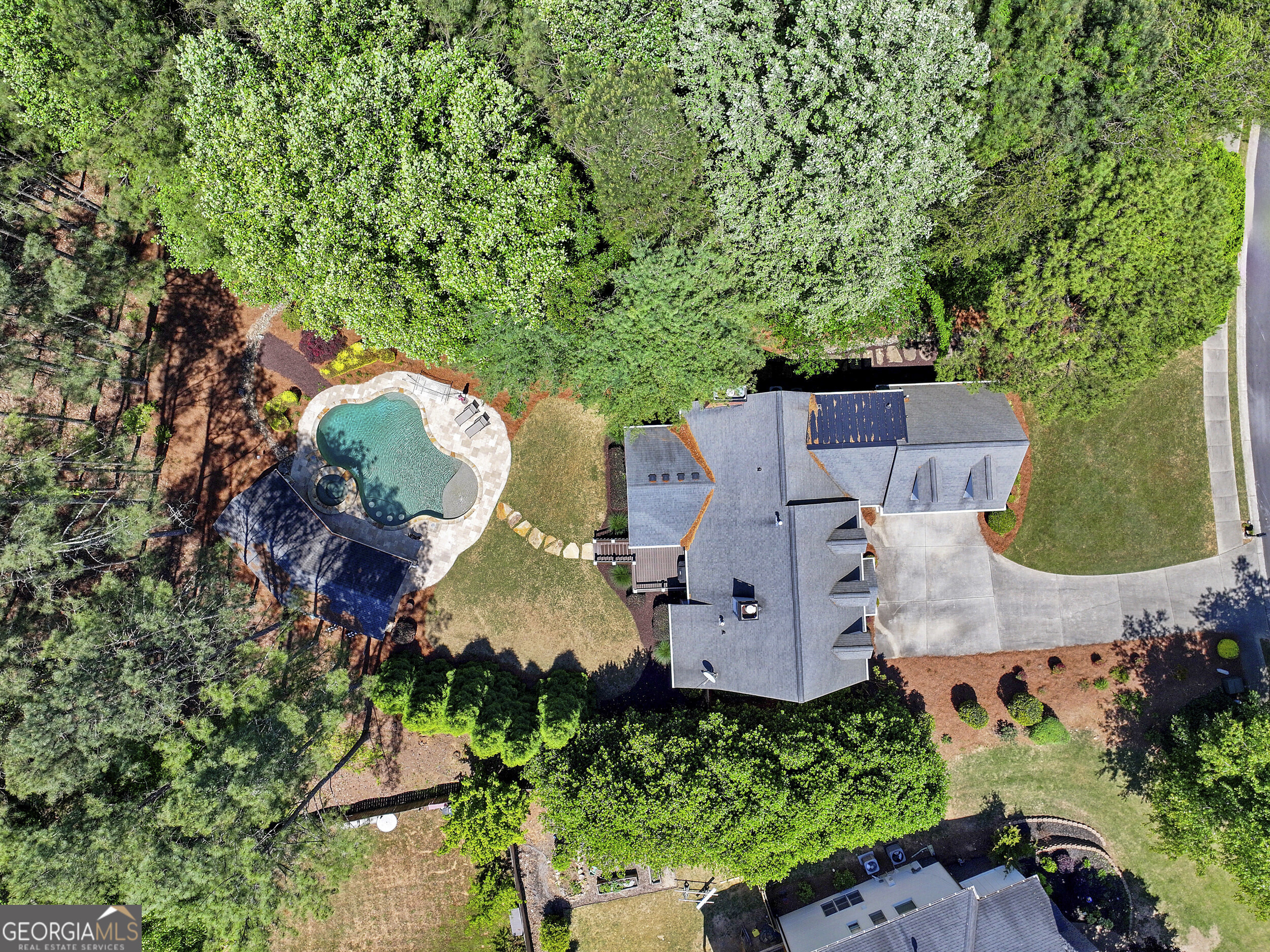 2135 Whittingham Court Roswell GA 30075