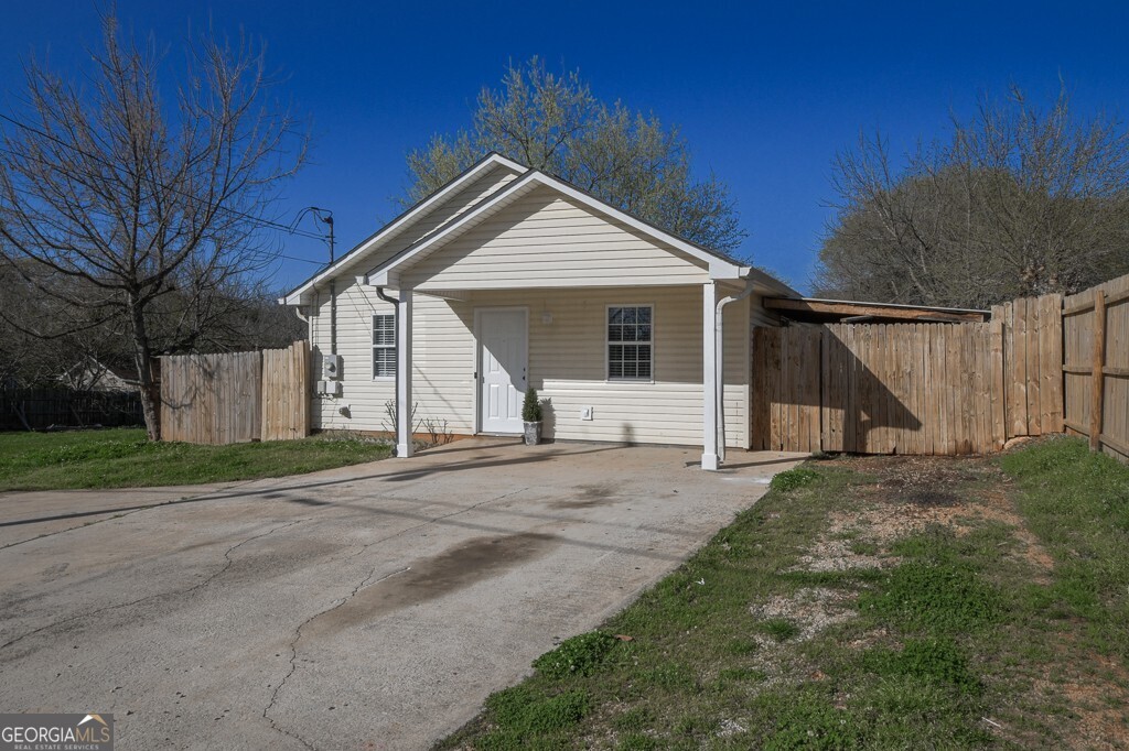 1089 Travis Road Gainesville GA 30501