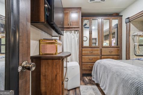 196 25th Ellijay GA 30540