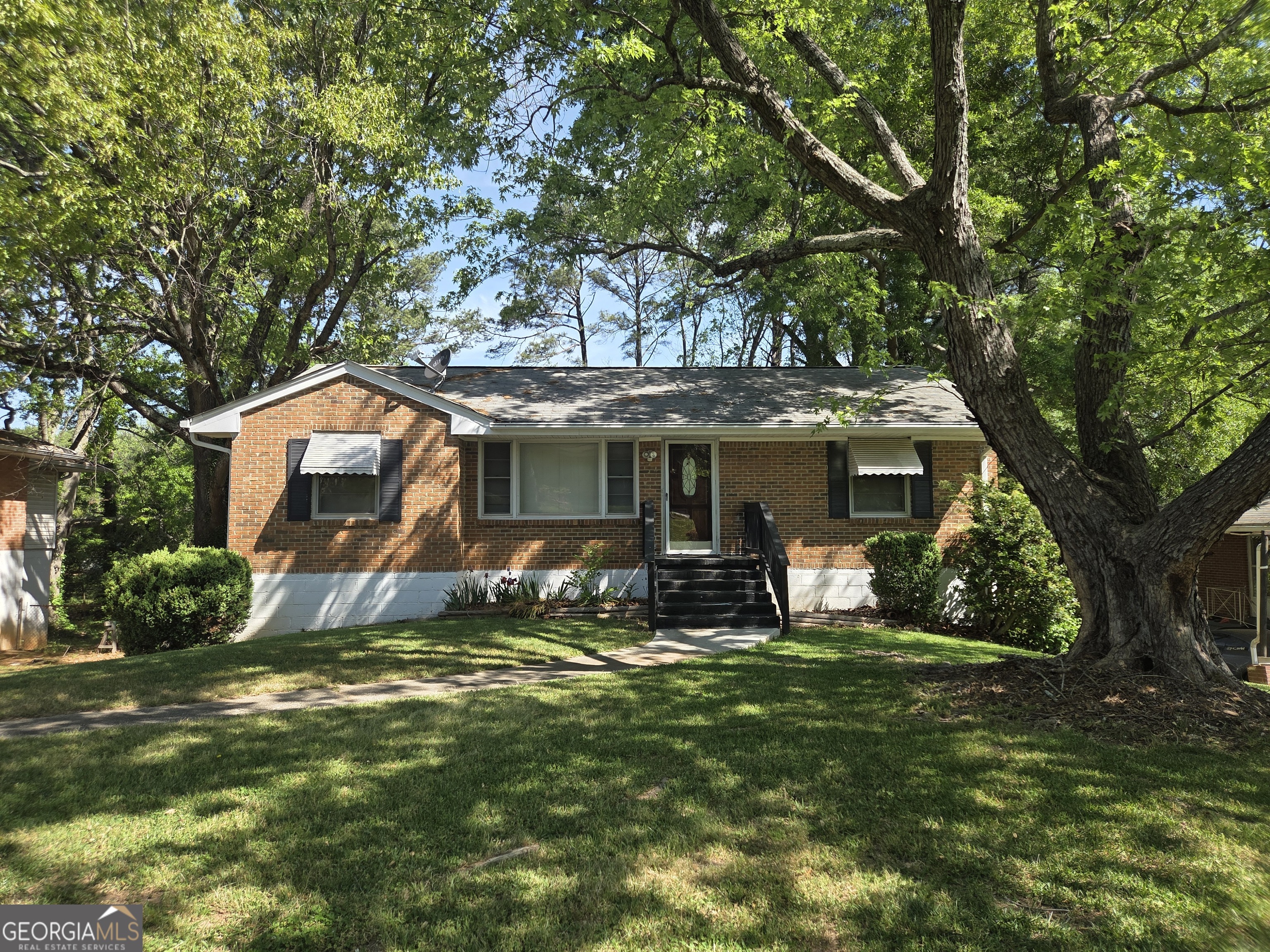 1100 N Parkwood Drive Forest Park GA 30297