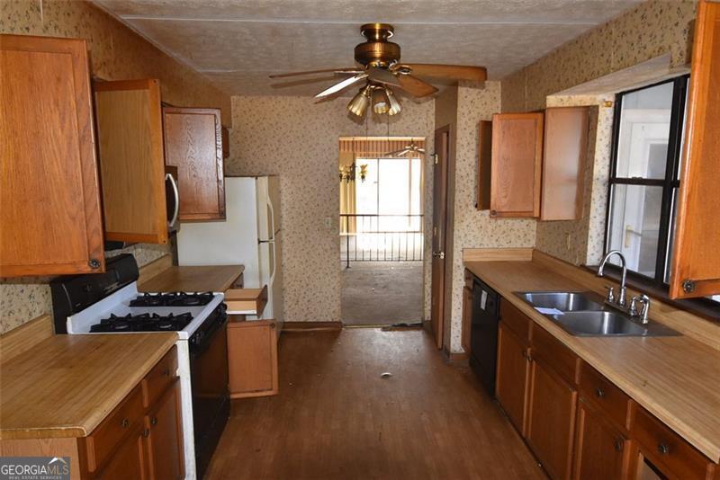 2238 Leslie Brook Drive Decatur GA 30035
