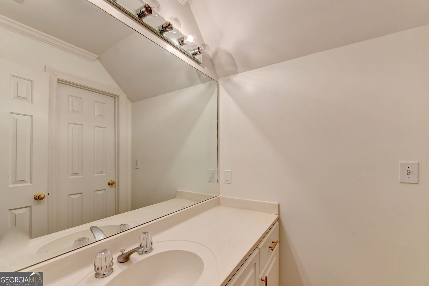 4405 Highgrove Pointe Atlanta GA 30319