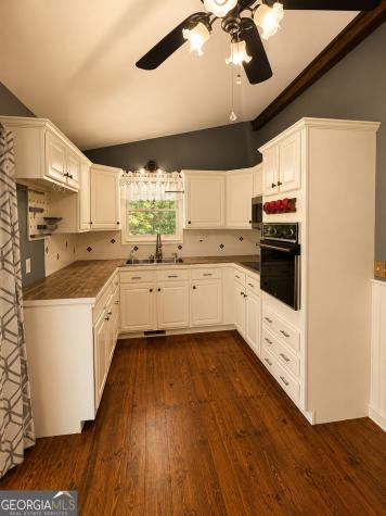 2261 Paradise Valley Road Cleveland GA 30528