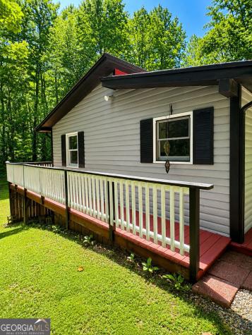 2261 Paradise Valley Road Cleveland GA 30528