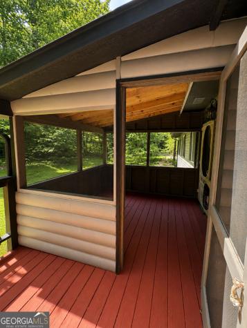 2261 Paradise Valley Road Cleveland GA 30528