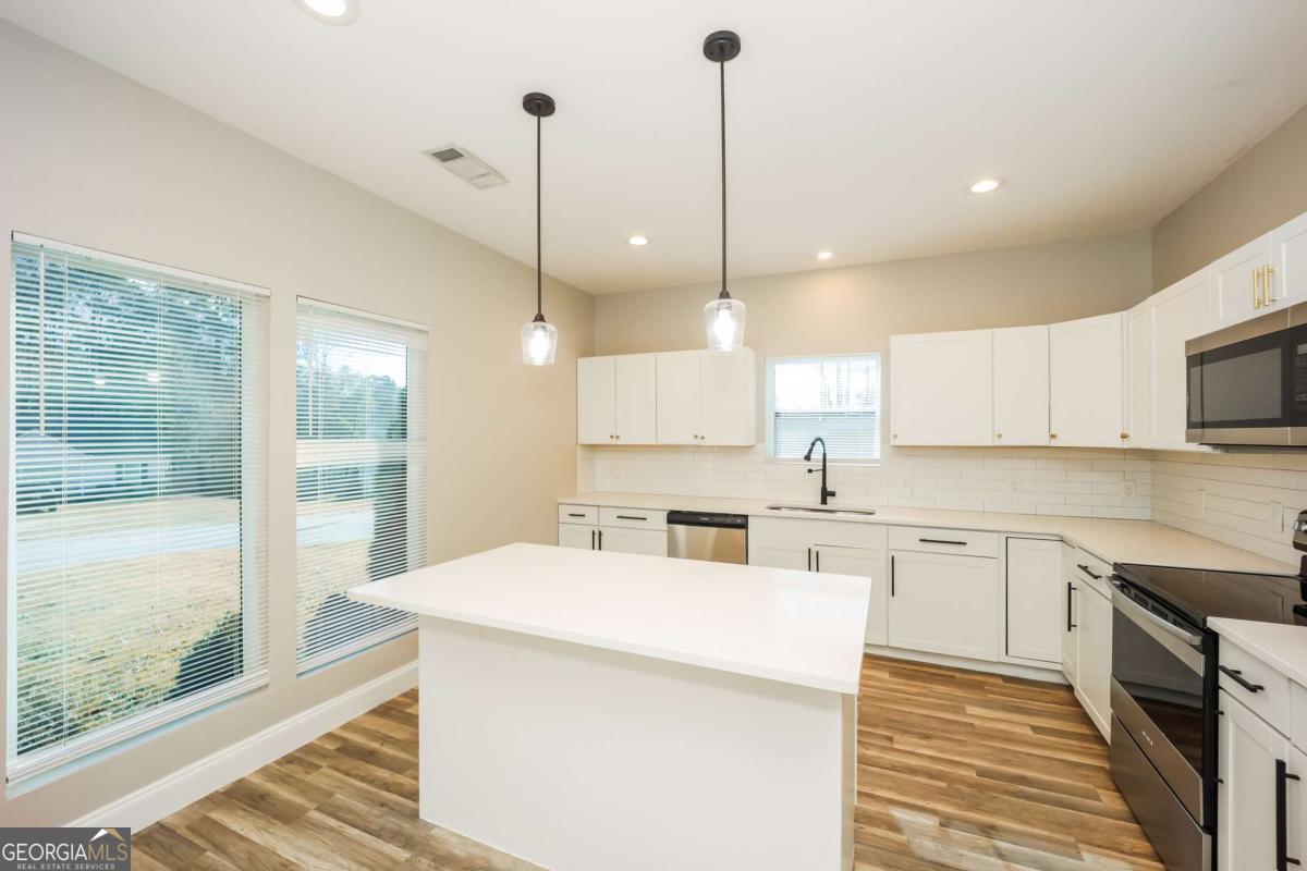 1433 Willow Drive Riverdale GA 30296