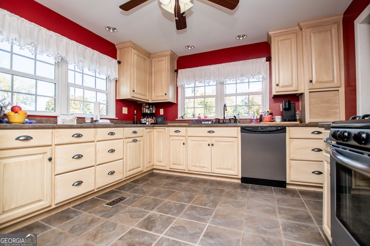 16 Garrett Avenue Bremen GA 30110