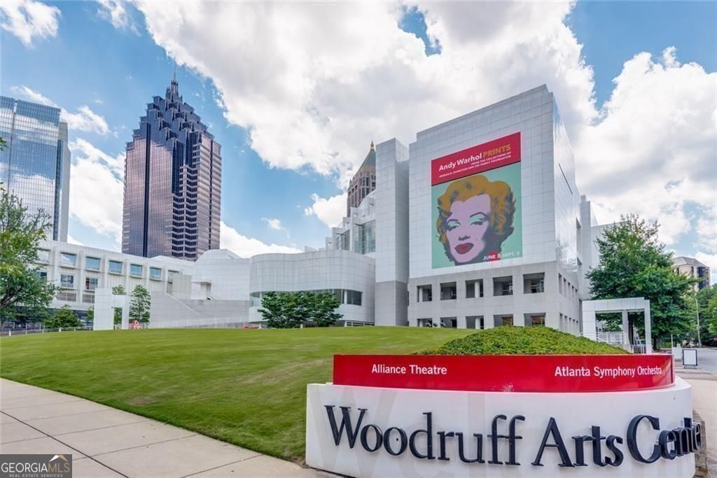 923 Peachtree Street NE Atlanta GA 30309