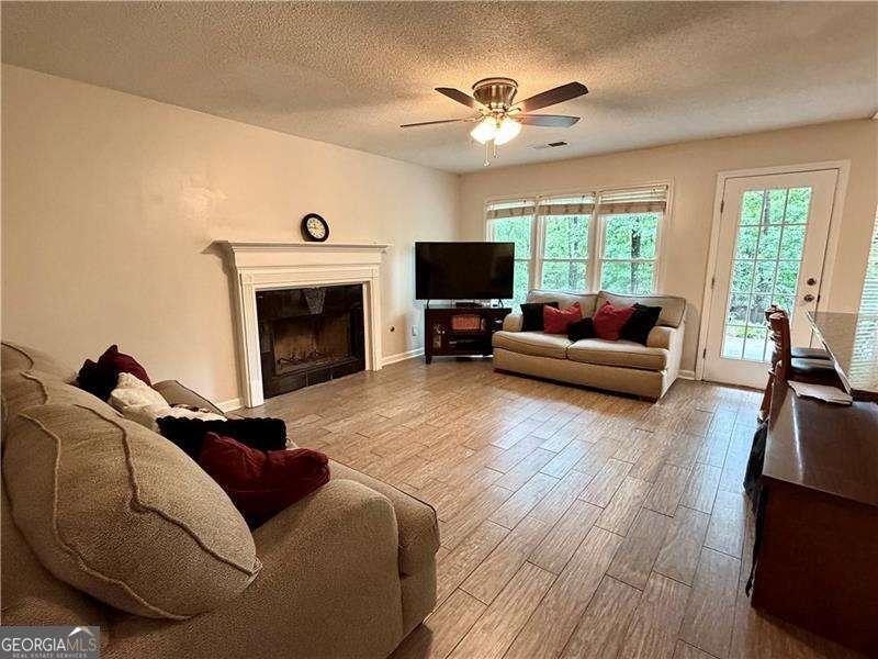 2204 Thicket Court NW Acworth GA 30102