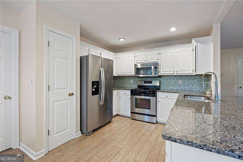 2204 Thicket Court NW Acworth GA 30102