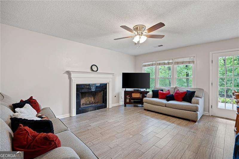 2204 Thicket Court NW Acworth GA 30102