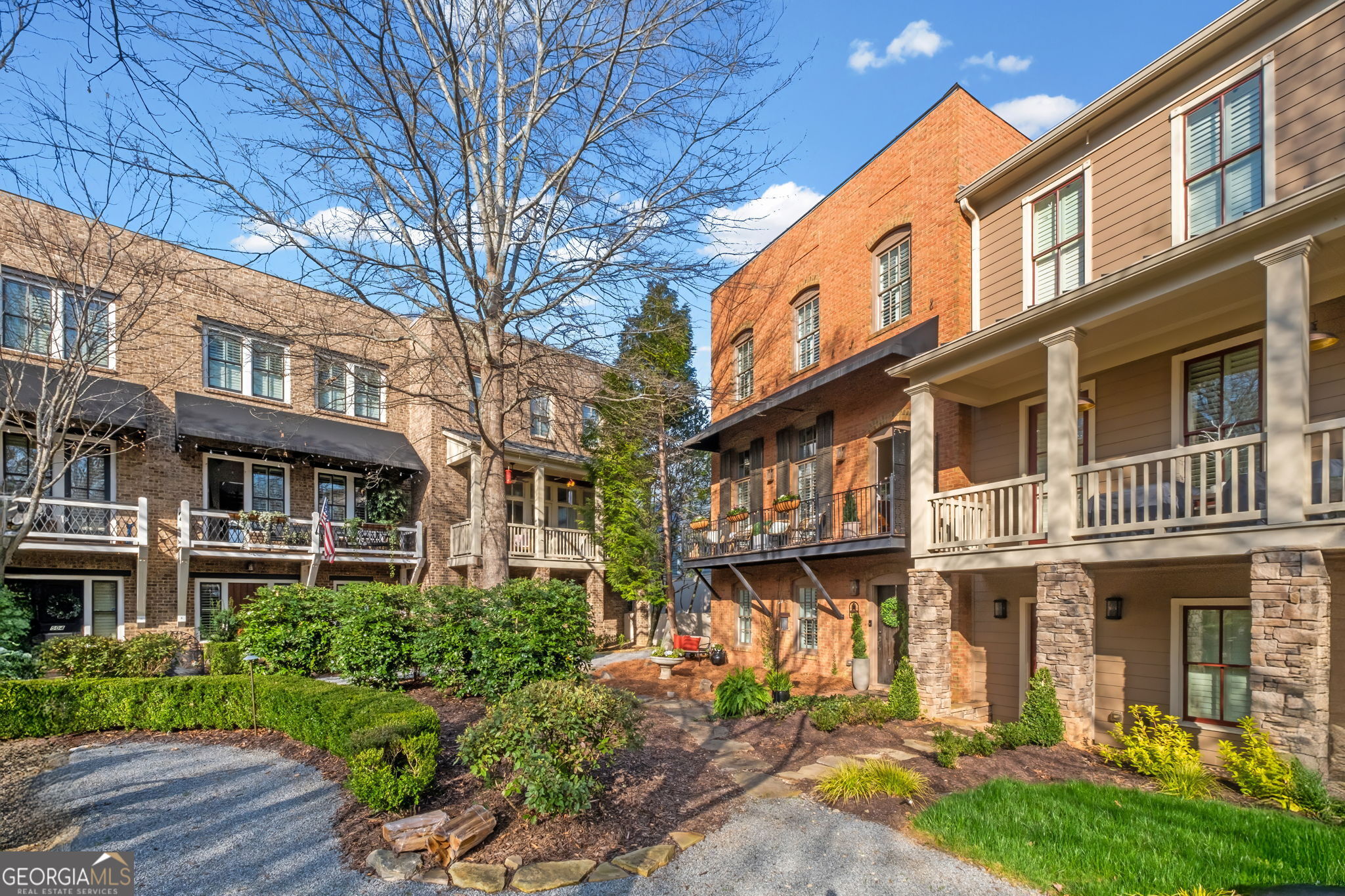 709 Hammond Drive Woodstock GA 30188