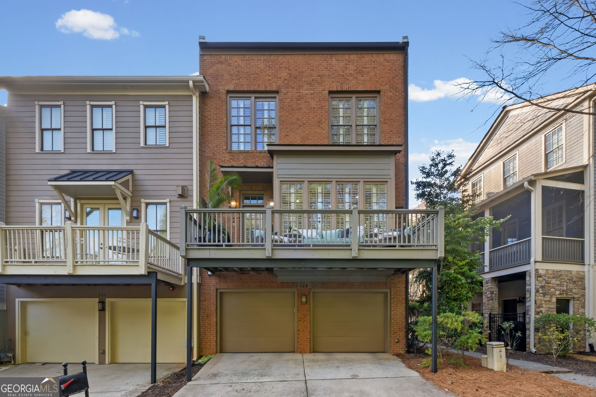 709 Hammond Drive Woodstock GA 30188