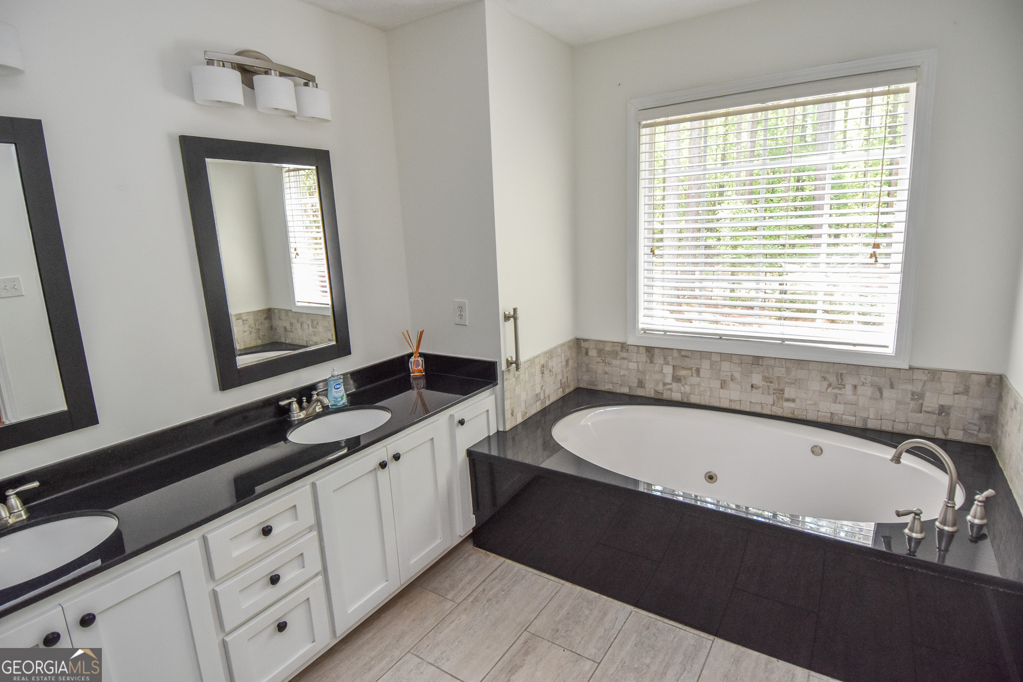 75 Katies Court Meansville GA 30256