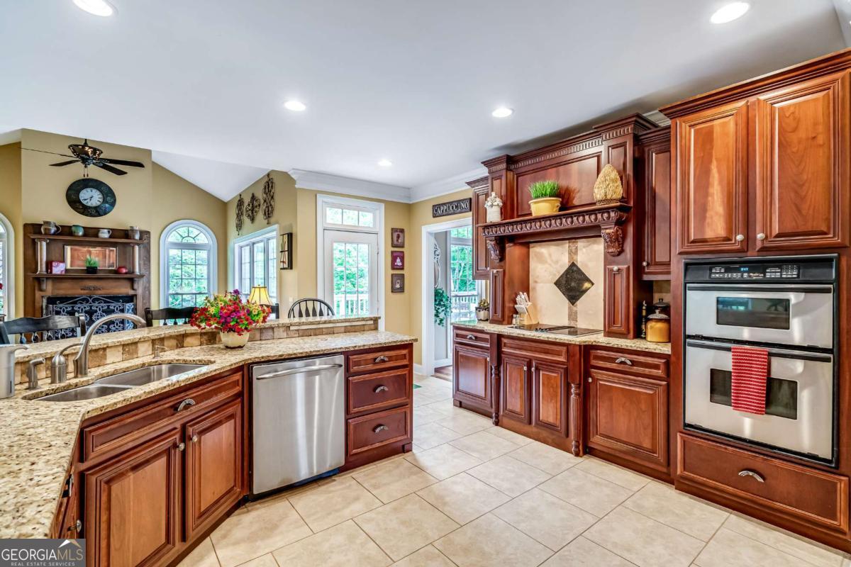 411 Overlook Way Cohutta GA 30710