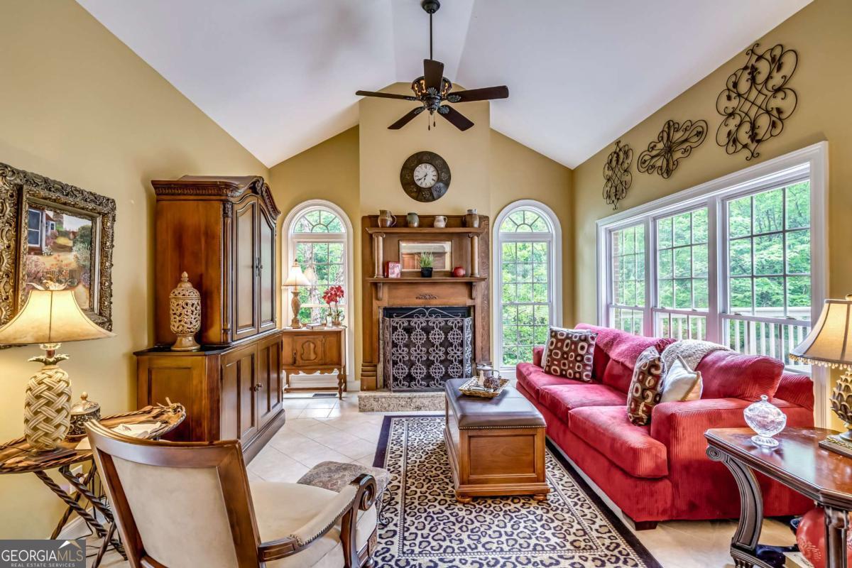 411 Overlook Way Cohutta GA 30710