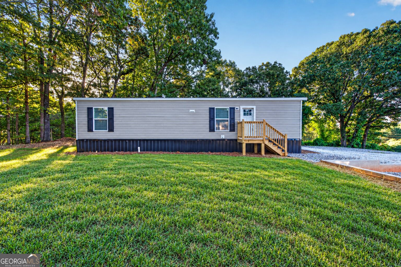 61 Bennys Drive Cleveland GA 30528