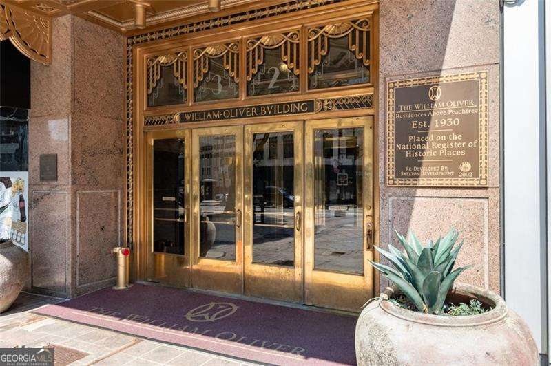 32 Peachtree Street NW Atlanta GA 30303