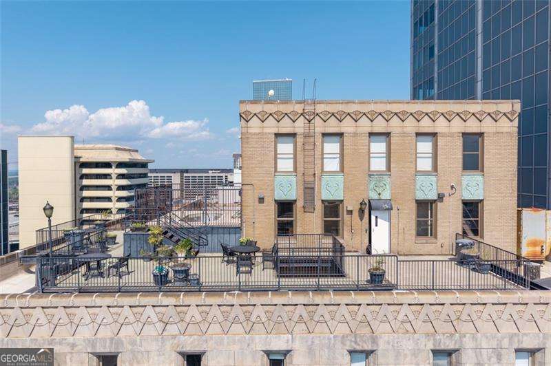 32 Peachtree Street NW Atlanta GA 30303