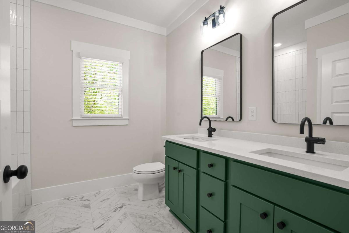 3216 Cedar Street Scottdale GA 30079
