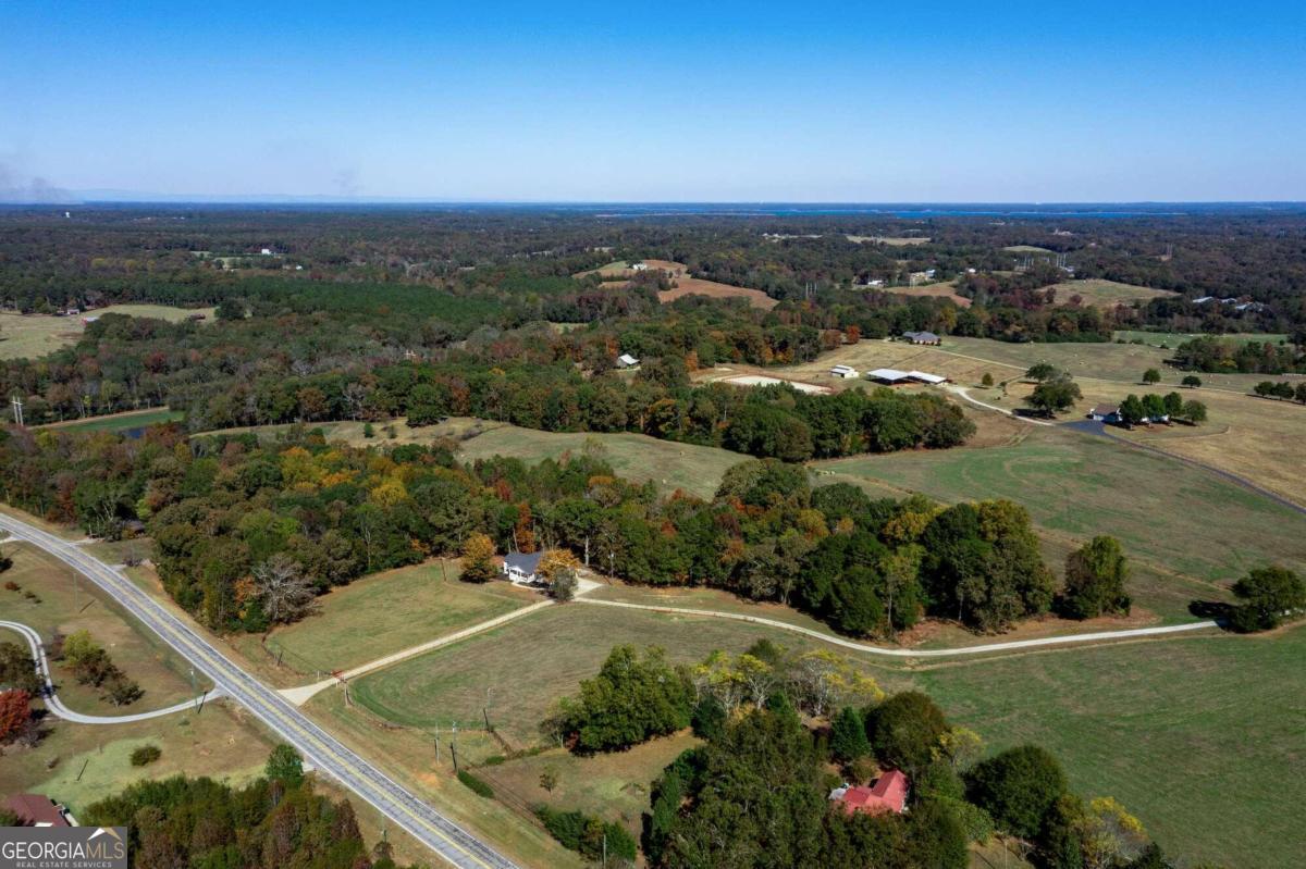 173 & 175 Deer Creek Farms Road Hartwell GA 30643