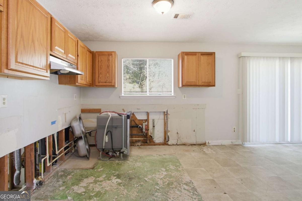 8822 Ashwood Drive Riverdale GA 30274